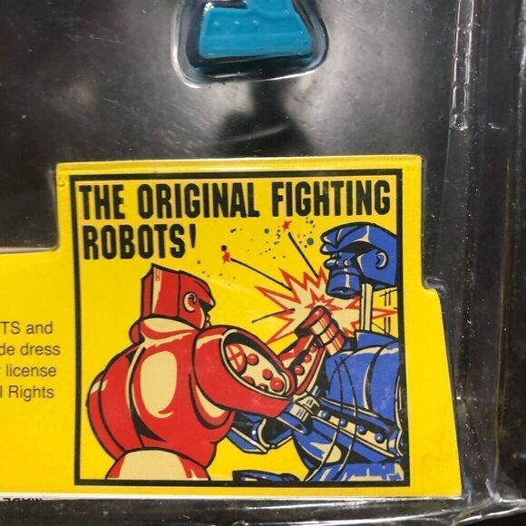 Rock'Em Sock'Em Worlds Smallest Working Game New - Picture 3 of 5